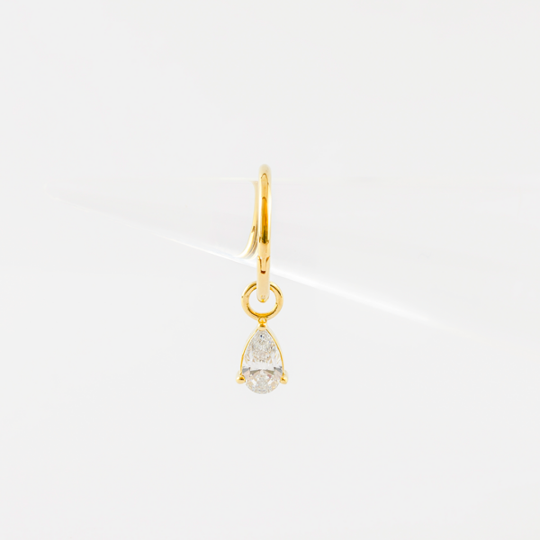 Piercing oreilles en or - Pear Drop Charm